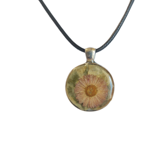 Natürlicher Blumenanhänger, handgefertigter Epoxidschmuck