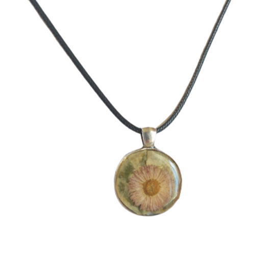 Natürlicher Blumenanhänger, handgefertigter Epoxidschmuck