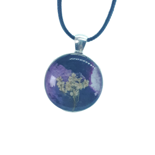 Natürlicher Blumenanhänger, handgefertigter Epoxidschmuck