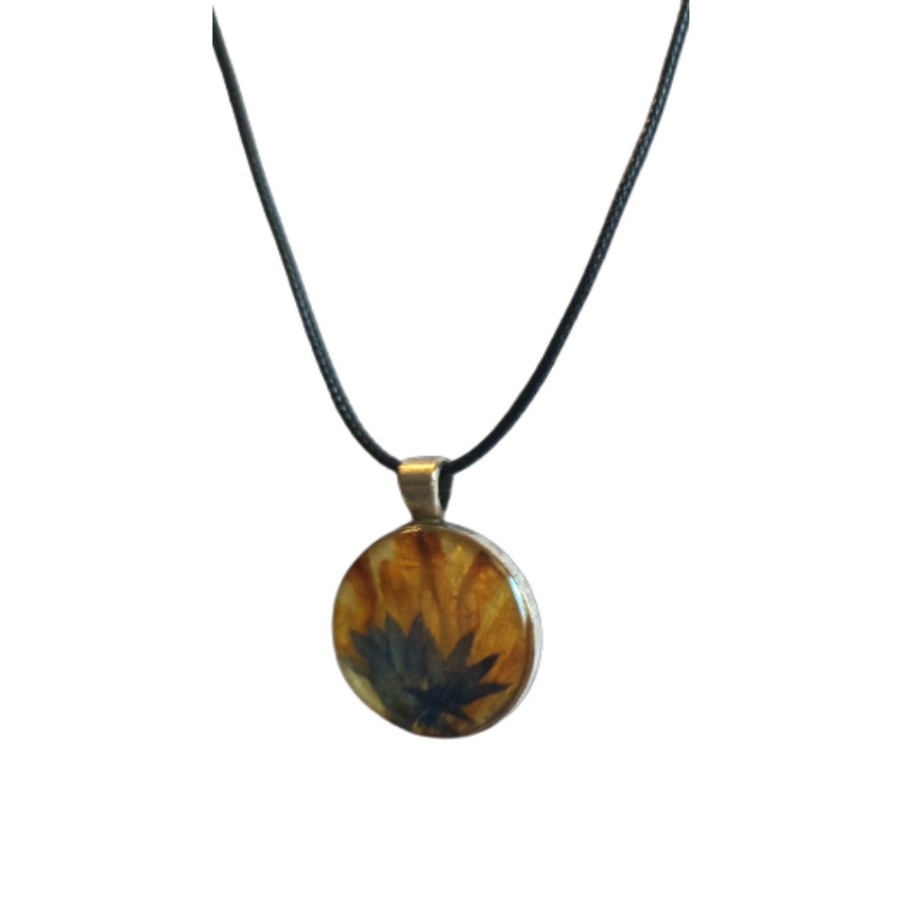 Natürlicher Blumenanhänger, handgefertigter Epoxidschmuck
